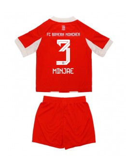 Bayern Munich Kim Min-jae #3 Replika Hemmakläder Barn 2025-26 Kortärmad (+ byxor)